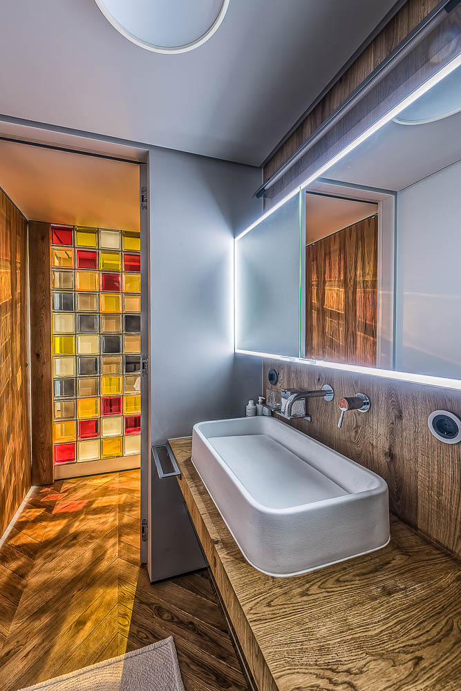 Bathroom - Injected Color 1919/8 Mendini Collection Metalized Glass Block 